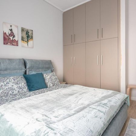 Comfy And Modern Apartment Ateny Zewnętrze zdjęcie