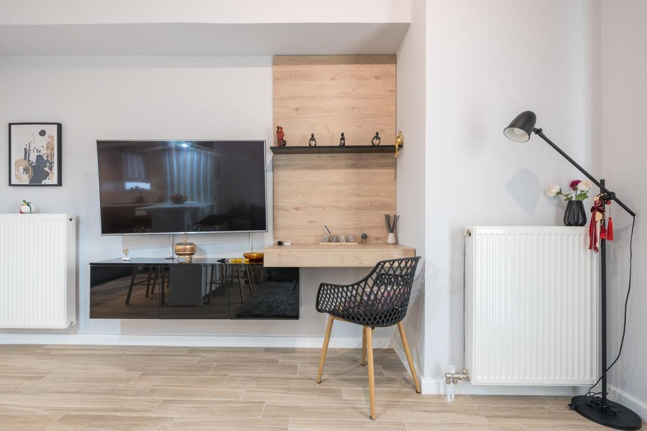 Comfy And Modern Apartment Ateny Zewnętrze zdjęcie