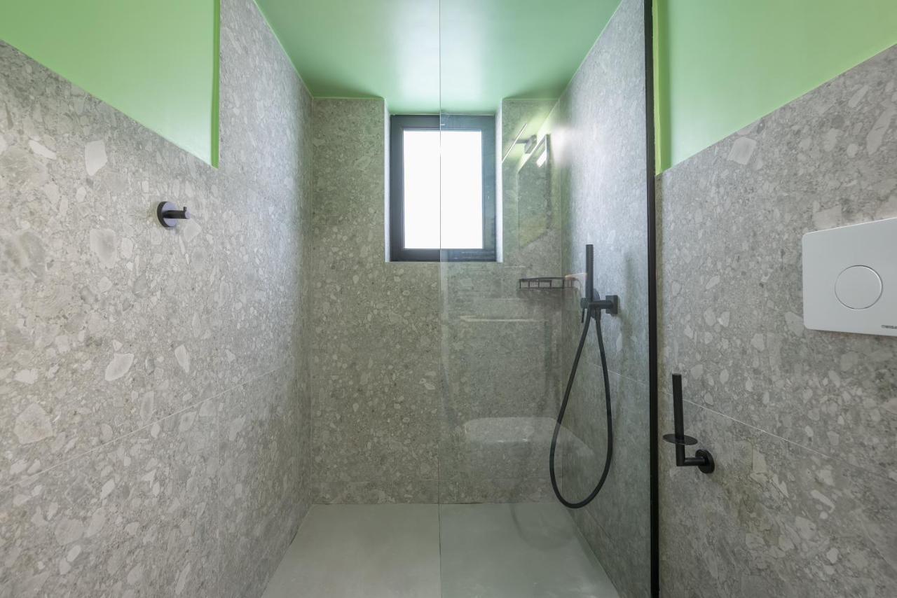 Comfy And Modern Apartment Ateny Zewnętrze zdjęcie