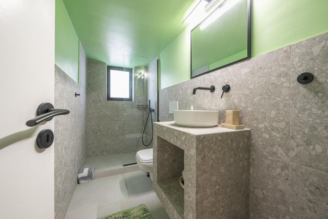 Comfy And Modern Apartment Ateny Zewnętrze zdjęcie